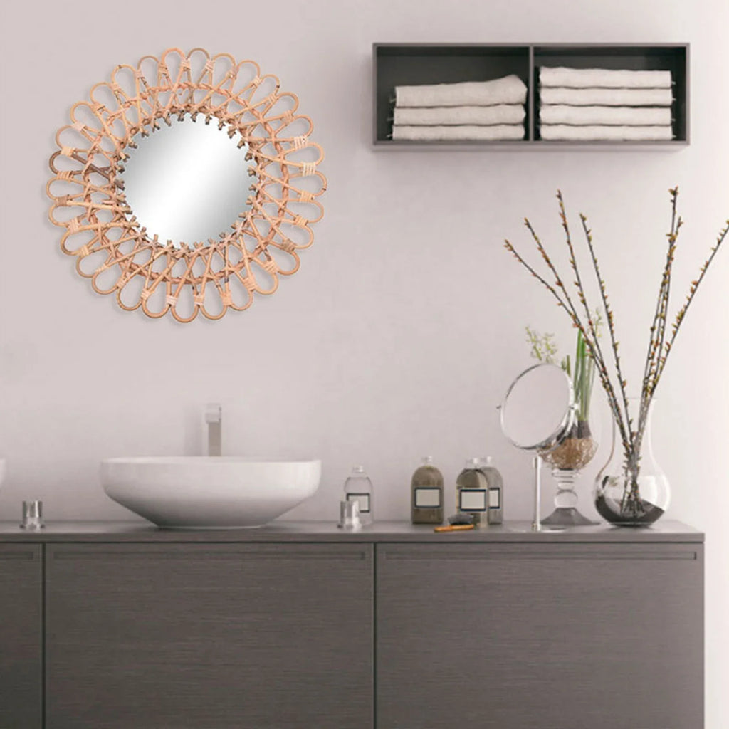 Rattanspejl over konsol — Bo Studio