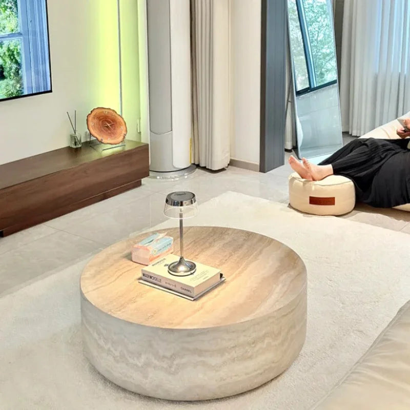 Lavt travertinbord i natursten stylet — Bo Studio