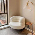Bouclé barrel-lænestol Nimbus i creme — Bo Studio