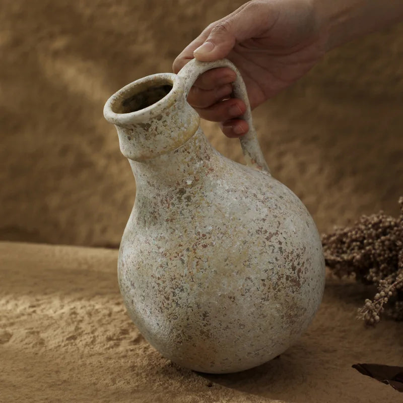 Råt stentøjs-vase i jordfarver, stylet — Bo Studio