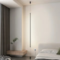 Slank minimalistisk gulvlampe i mat metal — Bo Studio