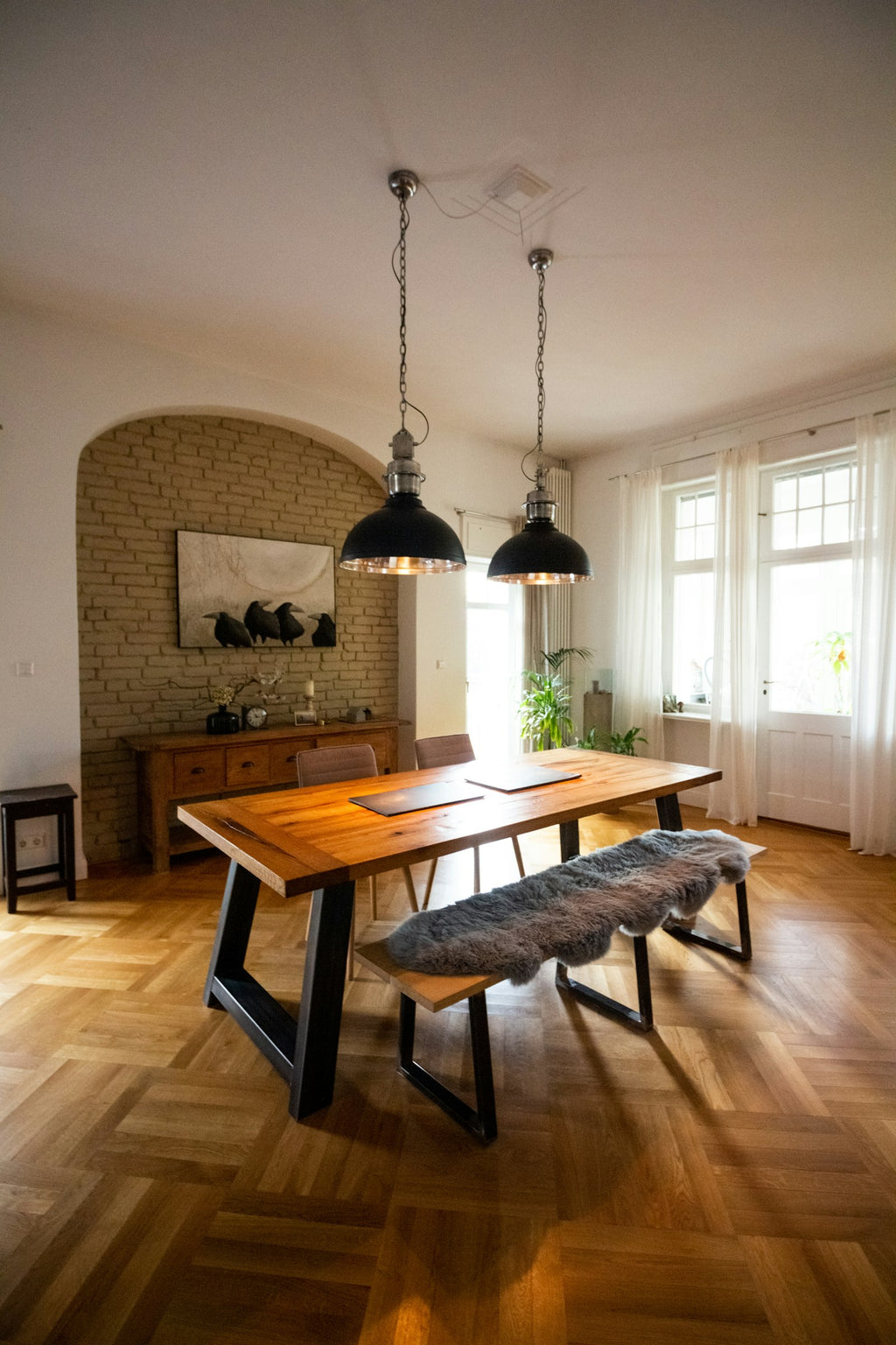 Egetræsspisebord med stole — Bo Studio