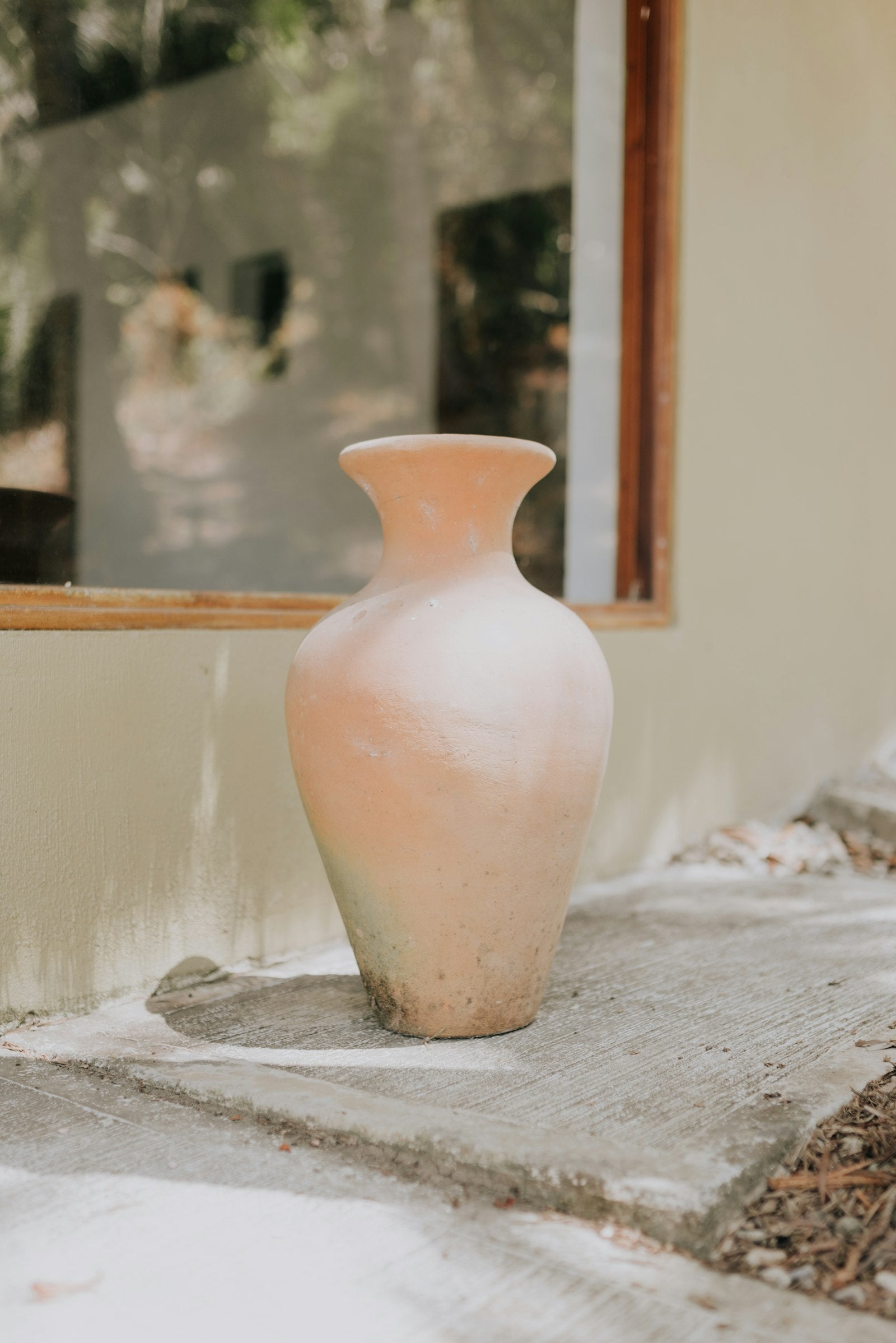 Keramikvase stylet — Bo Studio